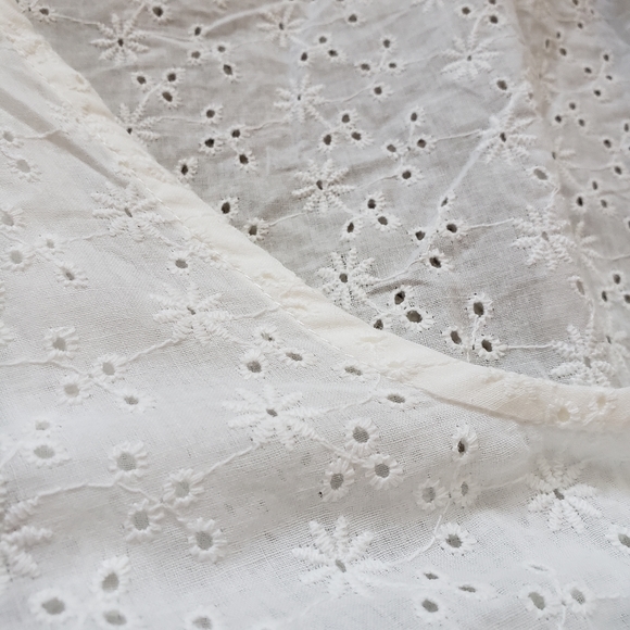SOLD Eyelet embroidered crop babydoll top - Picture 3 of 6